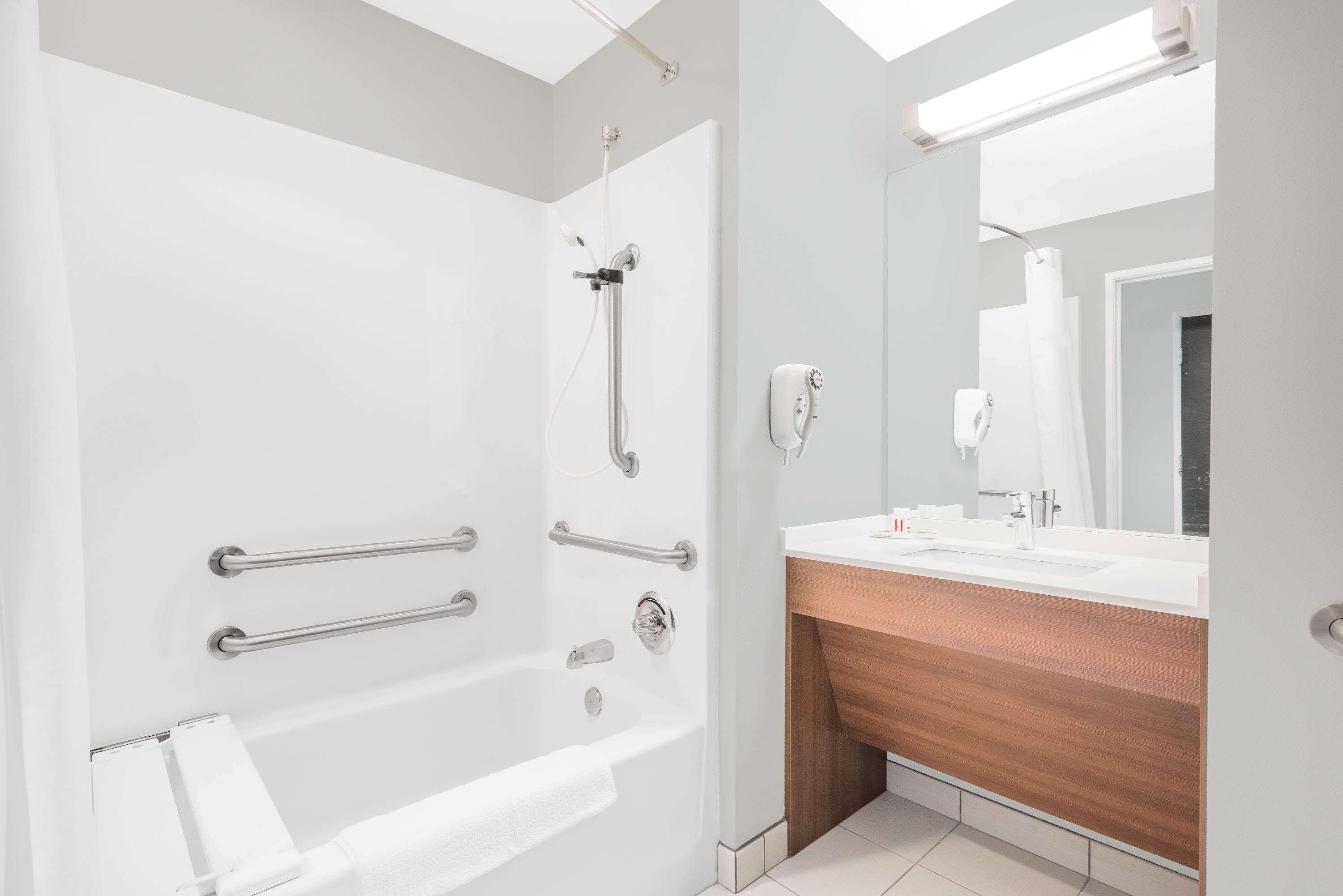 Microtel & By Wyndham 3*